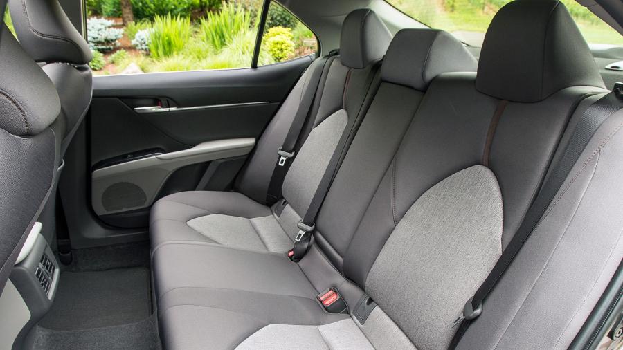 Интерьер Toyota Camry XSE 2017 года  (NA) (фото 52 из 55)